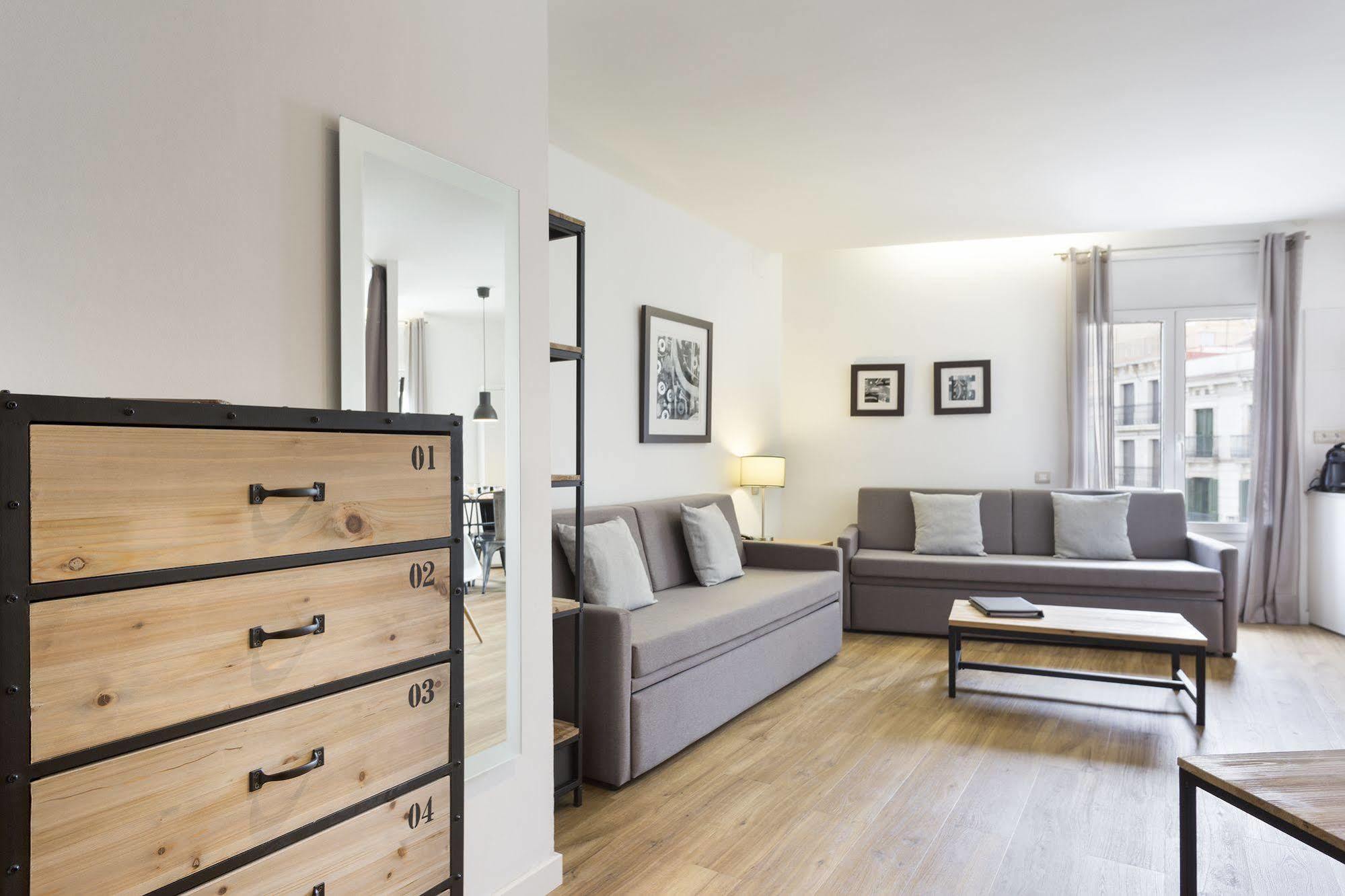Amister Apartments Барселона Экстерьер фото